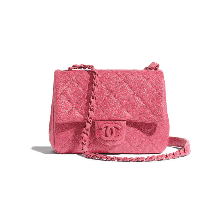 喜歡粉紅色的朋友千萬不要錯過這個全粉紅色小型CHanel flap bag，由袋身到CC