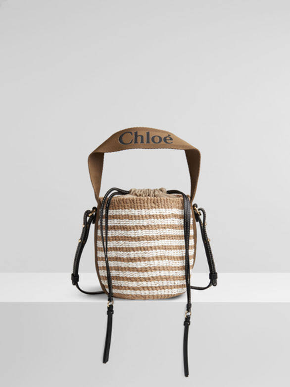 Chloé Woody織籃手袋系列可看出品牌致力實現可持續及負責任設計和生產的