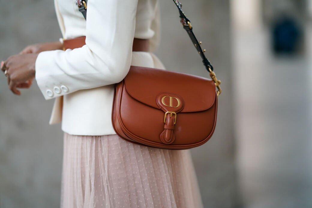2021年哪款Dior經典手袋依然保值更成春夏大熱?Lady Dior、Dior Book Tote、Caro Bag等10款Dior手袋推介! 2021年哪款Dior經典手袋依然保值更成春夏大熱?Lady Dior、Dior Book Tote、Caro Bag等10款Dior手袋推介!