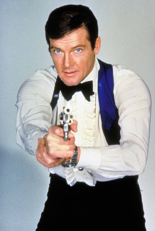 為了配合上山下海的占士邦,劇組也特別為他的手錶升級。1973年由Roger Moore出 為了配合上山下海的占士邦,劇組也特別為他的手錶升級。1973年由Roger Moore出