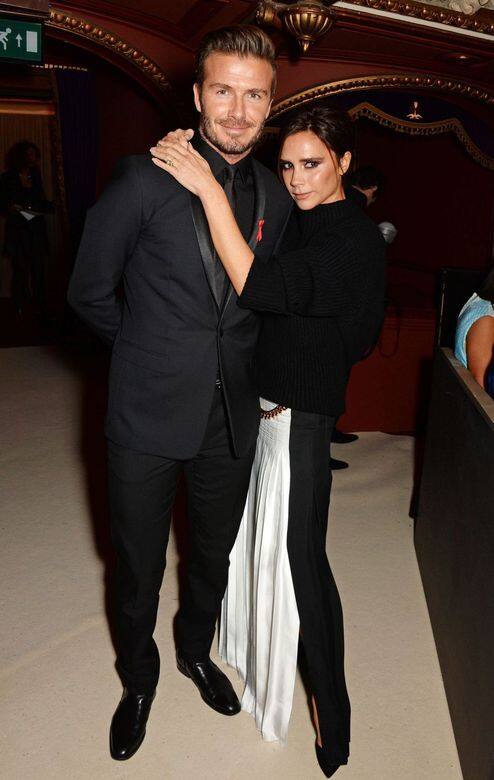 經典黑色裝束兩人一起出席2014年英國設計師協會大獎（British Fashion Awards），用單黑色