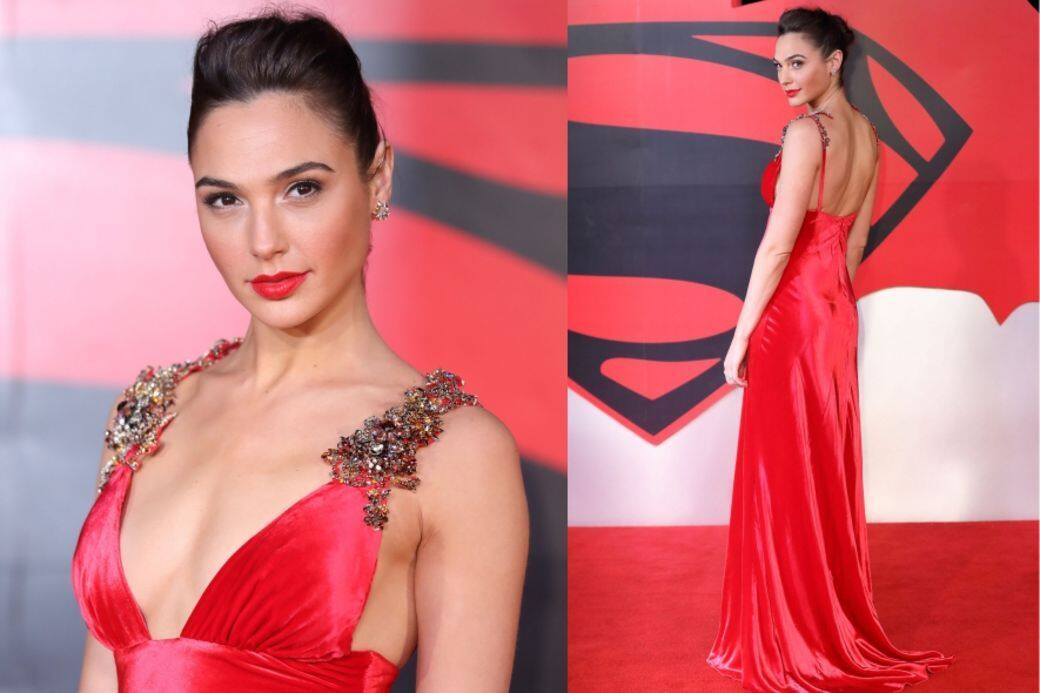Gal Gadot曾經以另一襲豔紅色絨質禮裙出席電影Batman vs Superman: Dawn of Justice《蝙蝠俠對超 Gal Gadot曾經以另一襲豔紅色絨質禮裙出席電影Batman vs Superman: Dawn of Justice《蝙蝠俠對超