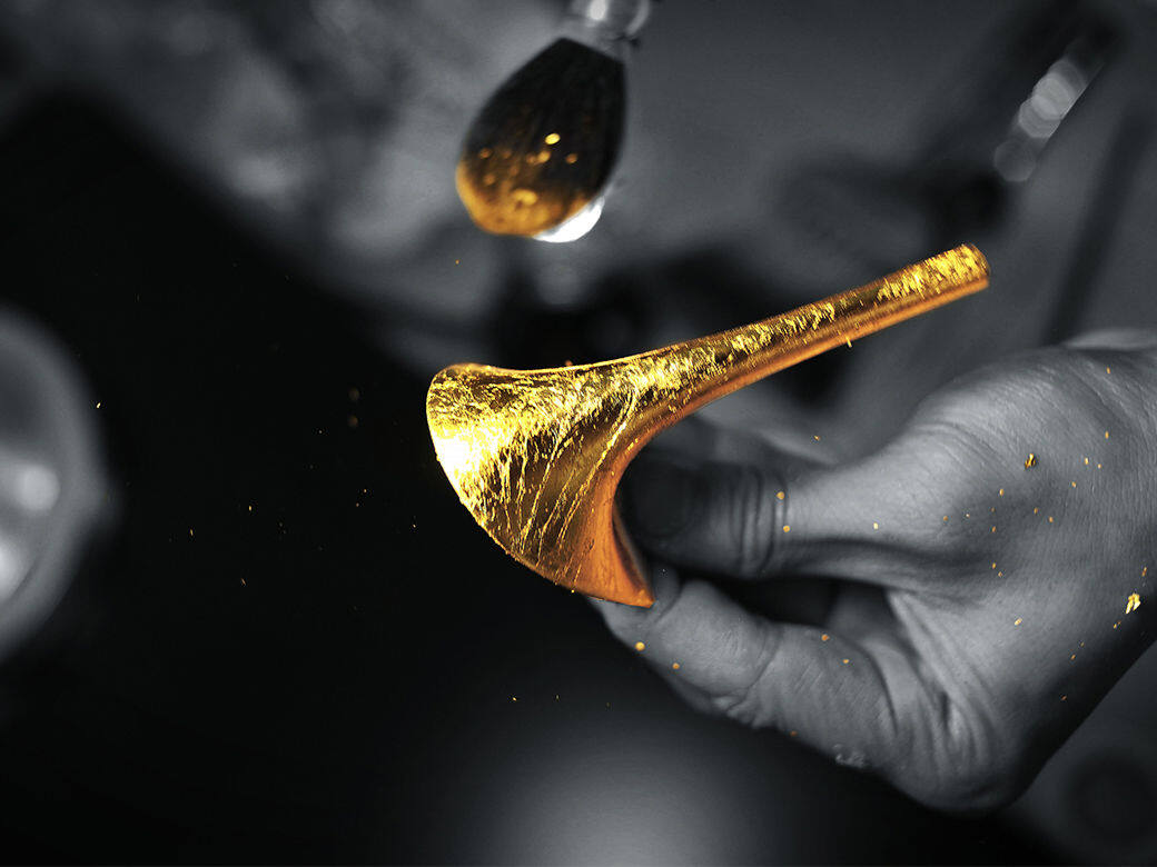 取得CrystallineTM專利的金箔工藝技藝。 取得CrystallineTM專利的金箔工藝技藝。