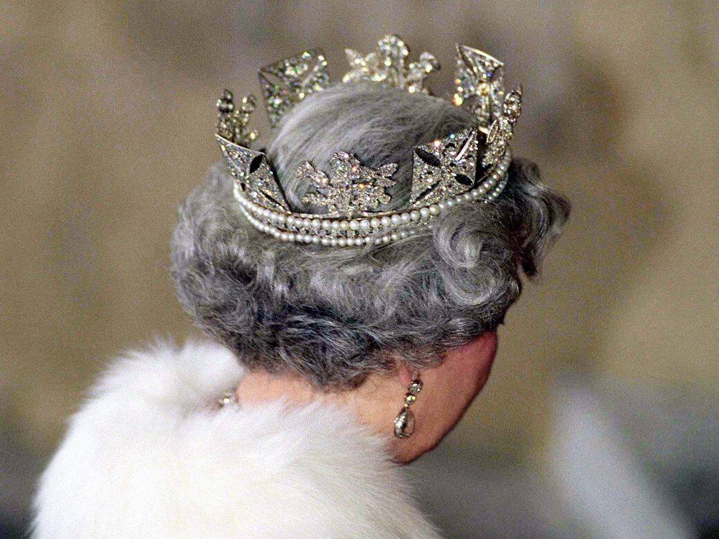 王冠也有分不同種類和等級！蘇富比珠寶部專家親自解構Diadem、Tiara與Crown的分別