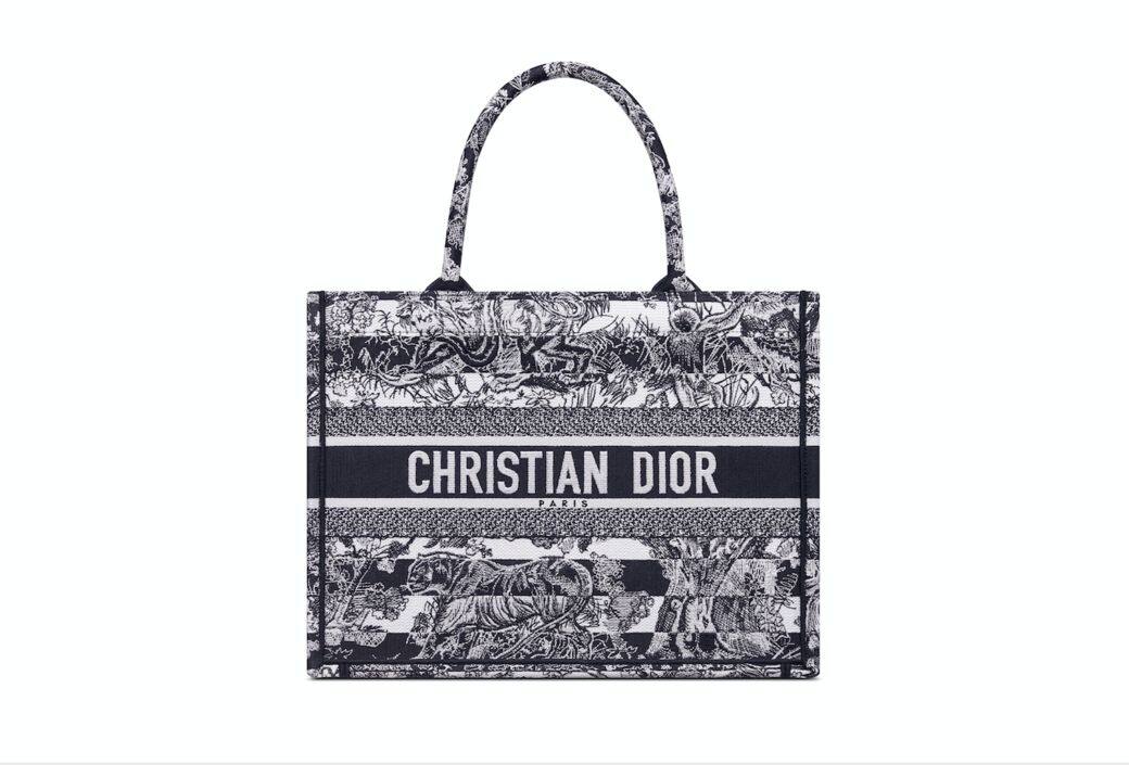 Dior Toile de Jouy 深藍色刺繡中碼Dior book tote (36.5 X 28 X 17.5cm) $25,500