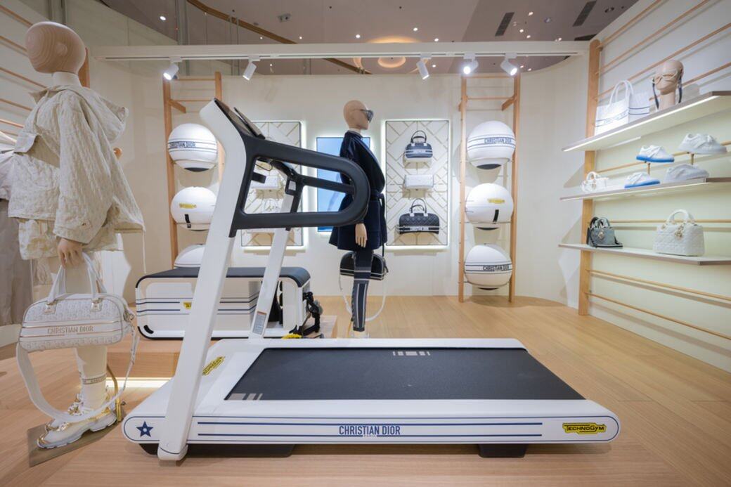 Dior x Technogym限量版聯乘健身器材，包括連接網絡平台的跑步機、多功能健身椅