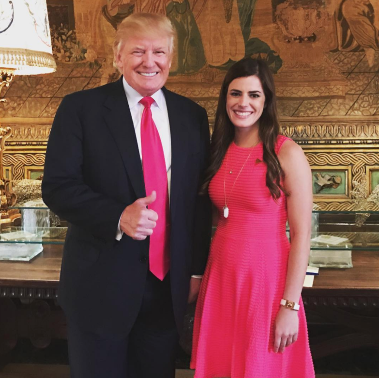 穿鮮桃紅色連身裙的Madeleine就像是一朵盛開的花，連美國總統特朗普站在她