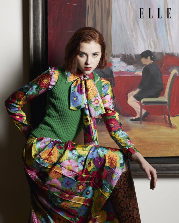 蝴蝶結飾 Ken Scott 花卉圖案連身裙、閃片飾針織上衣、蛇皮高跟長靴All from Gucci《女 蝴蝶結飾 Ken Scott 花卉圖案連身裙、閃片飾針織上衣、蛇皮高跟長靴All from Gucci《女