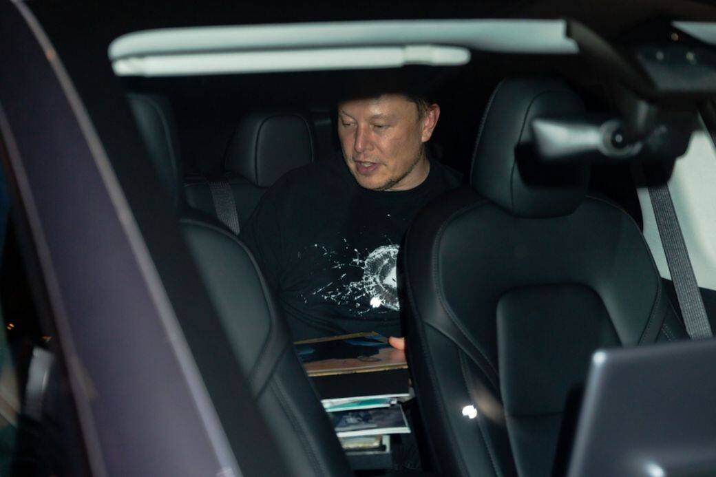 Elon Musk的情史亦相當豐富,曾三度結婚、三度離婚,其中兩次結婚和兩次離婚 Elon Musk的情史亦相當豐富,曾三度結婚、三度離婚,其中兩次結婚和兩次離婚