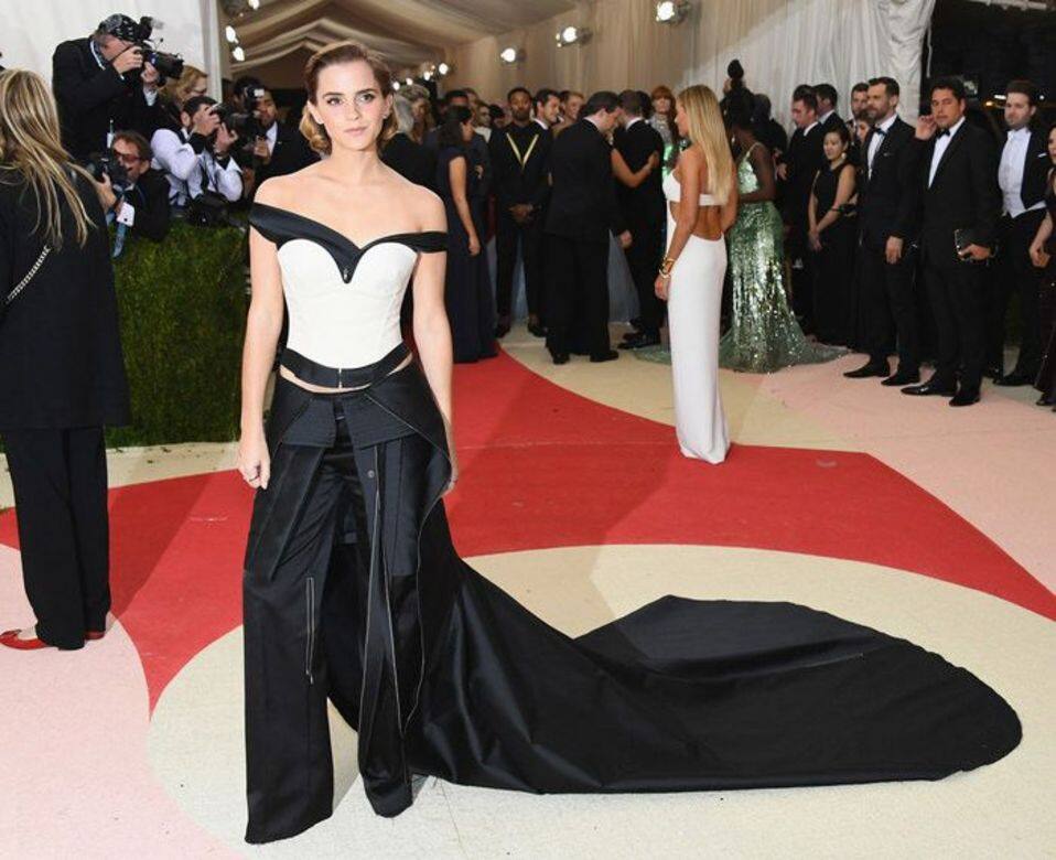 Emma Watson向來不遺餘力地推動環保時尚,頻頻公開分享自己的永續概念造型 Emma Watson向來不遺餘力地推動環保時尚,頻頻公開分享自己的永續概念造型