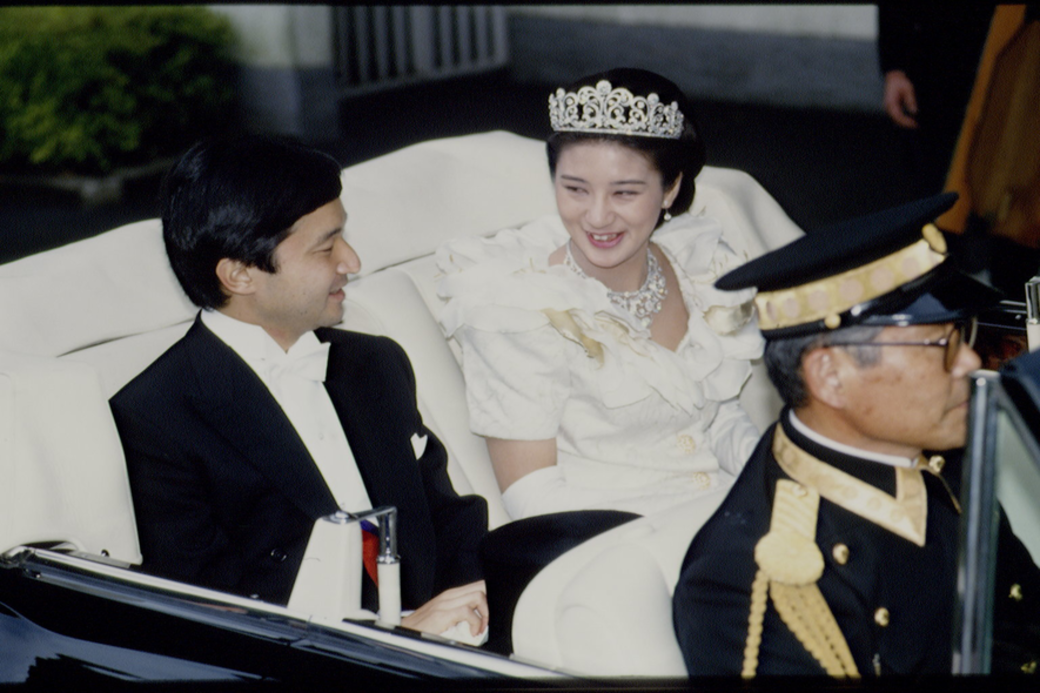 左手「太子妃」,右手「外交官」,她選錯了嗎?雅子的人生在1986年的時候迎來了轉 左手「太子妃」,右手「外交官」,她選錯了嗎?雅子的人生在1986年的時候迎來了轉