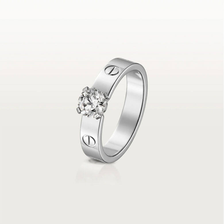 Cartier的LOVE珠寶系列，是品牌的招牌人氣系列，標誌性的螺絲設計是永恆愛情