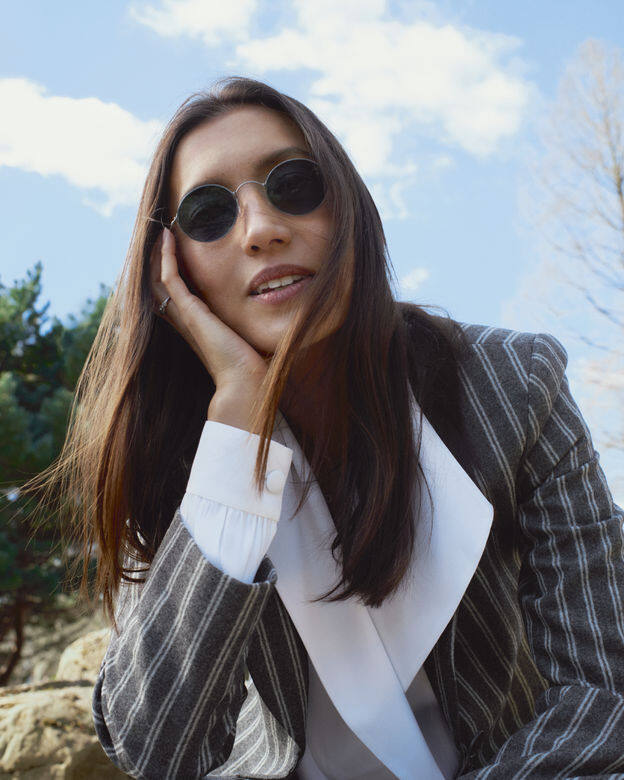 Hikari Yokoyama熱心社會企業的藝術策展人兼顧問,也是支持女性權益的非營利組 Hikari Yokoyama熱心社會企業的藝術策展人兼顧問,也是支持女性權益的非營利組