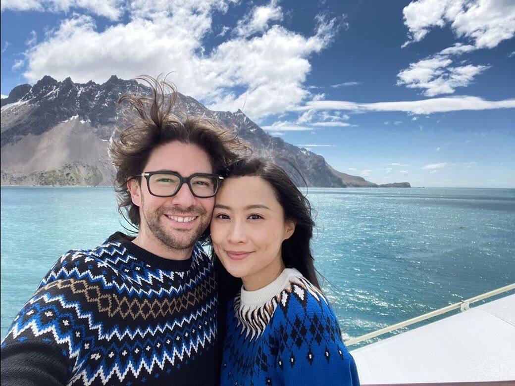 陳法拉與法籍老公Emmanuel Straschnov於2019年結婚，婚後到了南極度蜜月，兩人上載照片