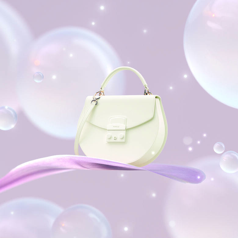 Furla Metropolis的簡潔線條和個性用色,靈活百搭,配合女性因應不同場合及地方的 Furla Metropolis的簡潔線條和個性用色,靈活百搭,配合女性因應不同場合及地方的