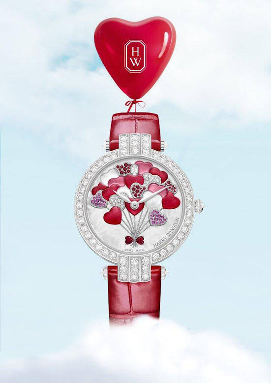Premier 系列情人節主題Flying Hearts 36毫米自動腕錶僅限量發售14枚。搭配紅色珍珠
