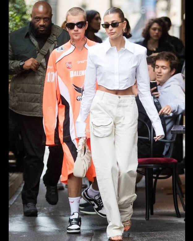 前陣子與老公Justin Bieber 一同前往巴黎旅遊的女星Hailey Bieber,也被眼尖的網友發現 前陣子與老公Justin Bieber 一同前往巴黎旅遊的女星Hailey Bieber,也被眼尖的網友發現