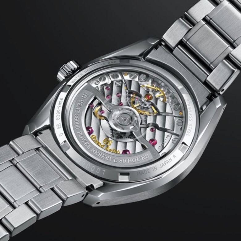 Grand Seiko在指針與時標上做了多面立體切割和鏡面拋光,在漆黑的環境中也 Grand Seiko在指針與時標上做了多面立體切割和鏡面拋光,在漆黑的環境中也