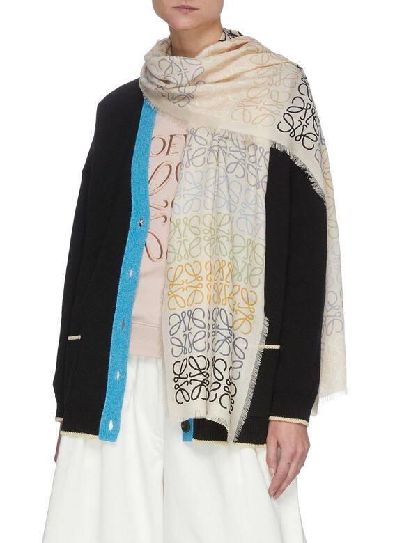 HKD2,950 HKD2,950