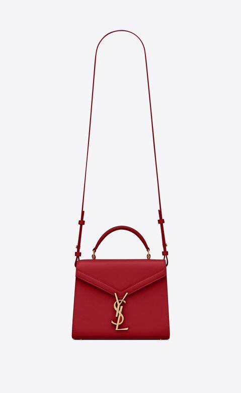 Cassandra mini top handle bag in eros red grain de poudre embossed leather HK$ 17,500而且手袋更同時推出不同的色調 Cassandra mini top handle bag in eros red grain de poudre embossed leather HK$ 17,500而且手袋更同時推出不同的色調