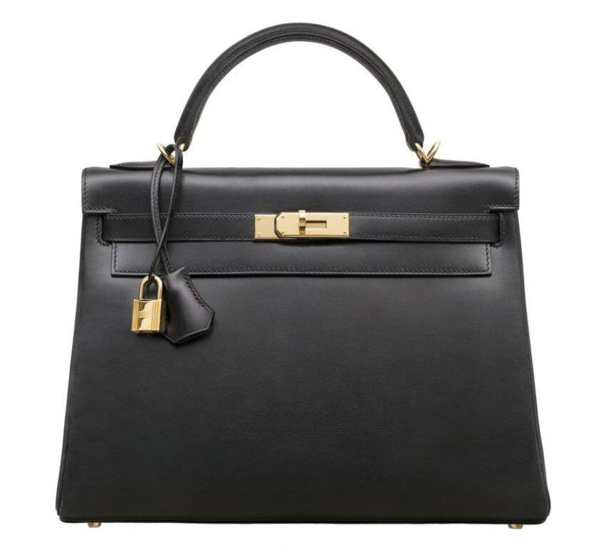 相信大家都知道Hermès Kelly手袋是品牌的經典款式之一,不論是在於其多稀 相信大家都知道Hermès Kelly手袋是品牌的經典款式之一,不論是在於其多稀