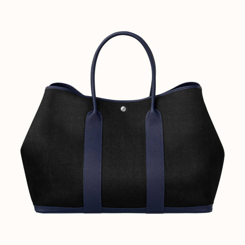 Hermès Garden Party手袋也是不少愛馬仕粉絲的入門手袋之選,以軍用帆布製成的 Hermès Garden Party手袋也是不少愛馬仕粉絲的入門手袋之選,以軍用帆布製成的