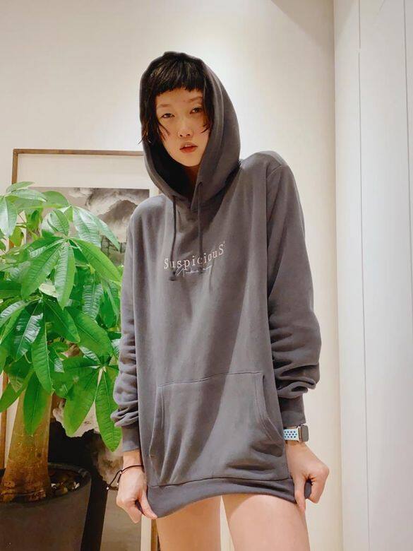 ELLE:新冠肺炎對你的工作或是日常生活帶來甚麼影響呢?Angie Ng:對我的模特 ELLE:新冠肺炎對你的工作或是日常生活帶來甚麼影響呢?Angie Ng:對我的模特