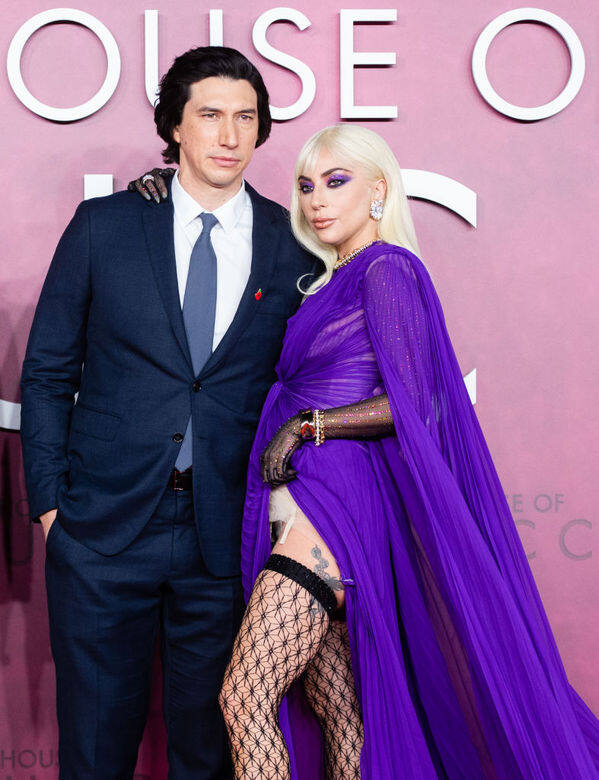 日前《House of Gucci》在倫敦舉行電影首映禮，一身Gucci紫色飄逸晚裝踏紅地毯的Lady