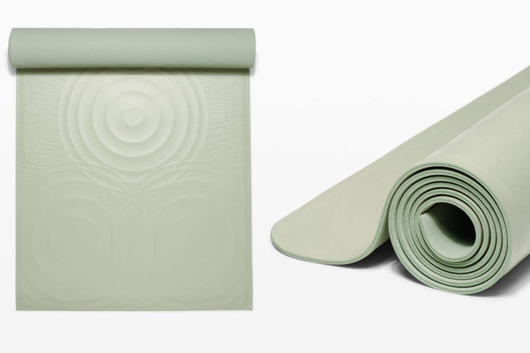 清新的粉綠色,是少見的瑜伽墊色調,夠特別!Lululemon Take Form 瑜伽墊 $1,080 清新的粉綠色,是少見的瑜伽墊色調,夠特別!Lululemon Take Form 瑜伽墊 $1,080