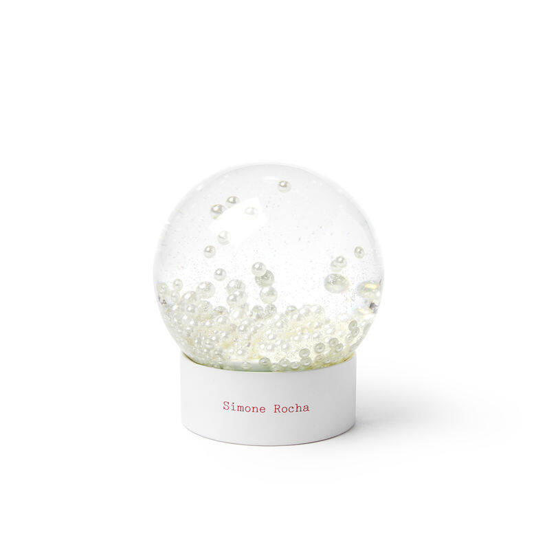 Simone Rocha飄雪水晶球$899Simone Rocha的設計常常流露着少女浪漫之感，然而這股強烈