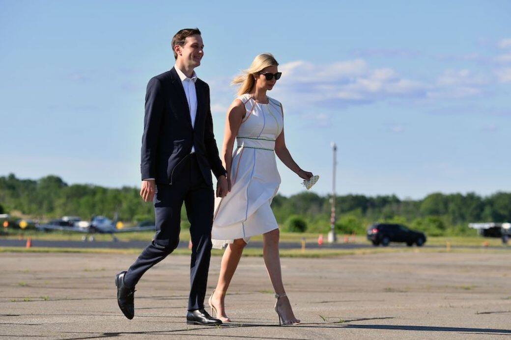 伊萬卡與丈夫庫什納(Jared Kushner)在2009年結婚,婚後育有三名子女,有指二人夫婦 伊萬卡與丈夫庫什納(Jared Kushner)在2009年結婚,婚後育有三名子女,有指二人夫婦