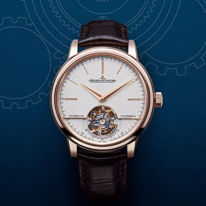 於1833年創立的Jaeger-LeCoultre一直是鐘錶業界的先驅，由設計、組裝、飾藝到壓接工序