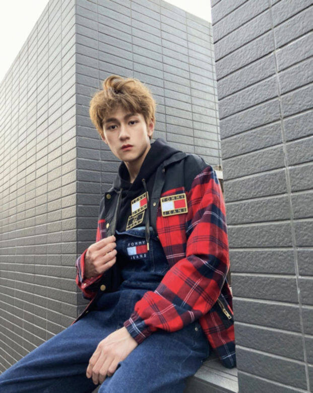 Jeffrey在17歲時入行做模特兒,社交平台亦有不少追隨者,可見他在未參加《調 Jeffrey在17歲時入行做模特兒,社交平台亦有不少追隨者,可見他在未參加《調