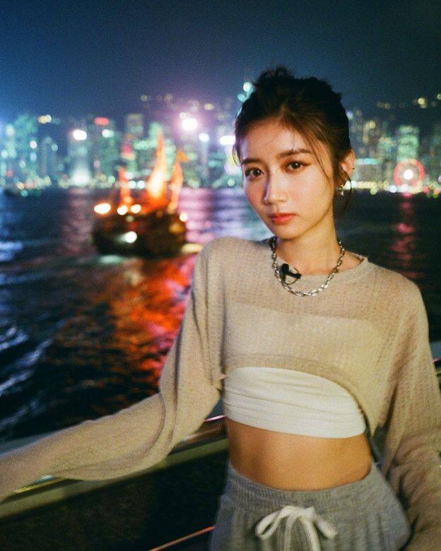 講到這兩年最流行的單品,露腰上衣一定在名單之一!Crop Top是嬌小女生恩 講到這兩年最流行的單品,露腰上衣一定在名單之一!Crop Top是嬌小女生恩