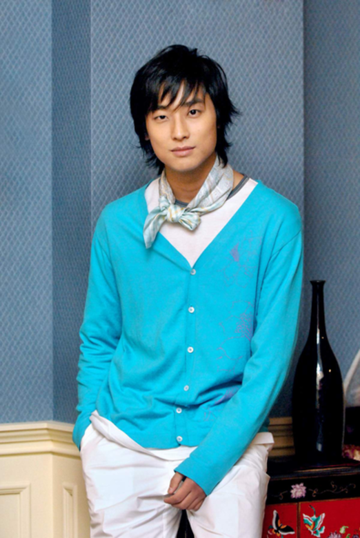 也不是很久以前的事,朱智勳以模特兒身份進駐演藝界,2006年憑劇集《宮》自 也不是很久以前的事,朱智勳以模特兒身份進駐演藝界,2006年憑劇集《宮》自