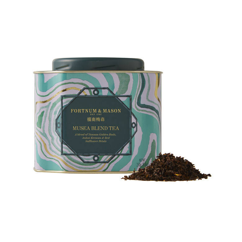 這款紅茶特別為慶祝 Fortnum & Mason 登陸香港而特別調配,並於K11 MUSEA 獨家發售,嚴 這款紅茶特別為慶祝 Fortnum & Mason 登陸香港而特別調配,並於K11 MUSEA 獨家發售,嚴