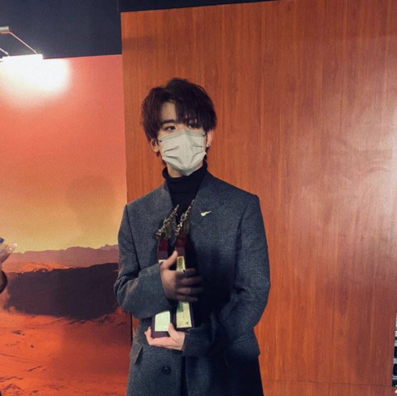 現年21歲的姜濤破叱咤樂壇頒獎禮歷史成為最年輕「叱咤樂壇我最喜愛 現年21歲的姜濤破叱咤樂壇頒獎禮歷史成為最年輕「叱咤樂壇我最喜愛