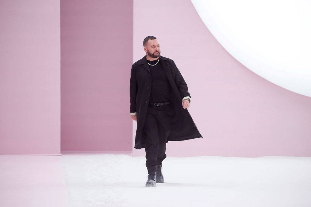 自老佛爺Karl Lagerfeld於2019秋冬米蘭時裝周前夕離我們而去後，品牌的女裝系列