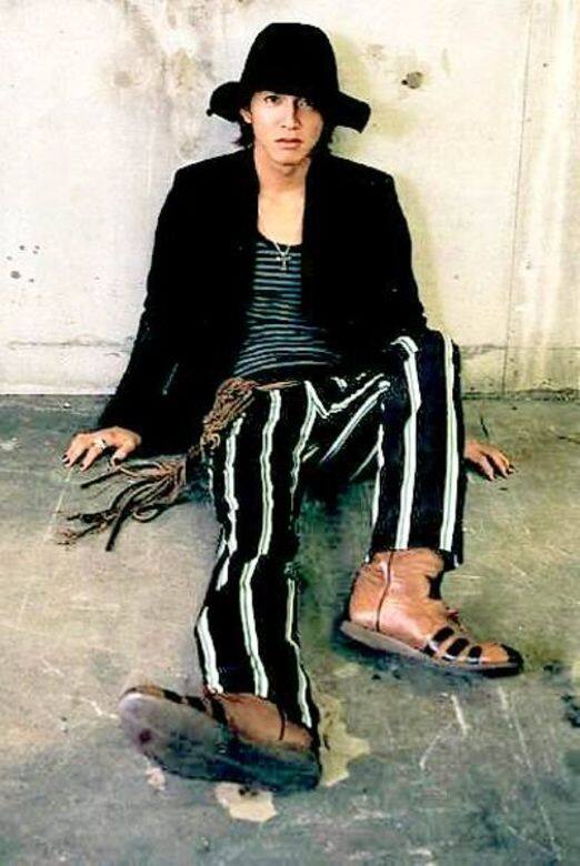 Visvim在時裝界向來擁有超然的地位,而木村也向來是品牌擁躉之一。2010年,木 Visvim在時裝界向來擁有超然的地位,而木村也向來是品牌擁躉之一。2010年,木