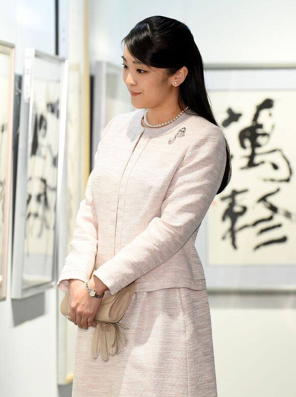 真子公主日常出席公開活動時,也都較常穿著具儀式感的服飾,像是裙裝 真子公主日常出席公開活動時,也都較常穿著具儀式感的服飾,像是裙裝