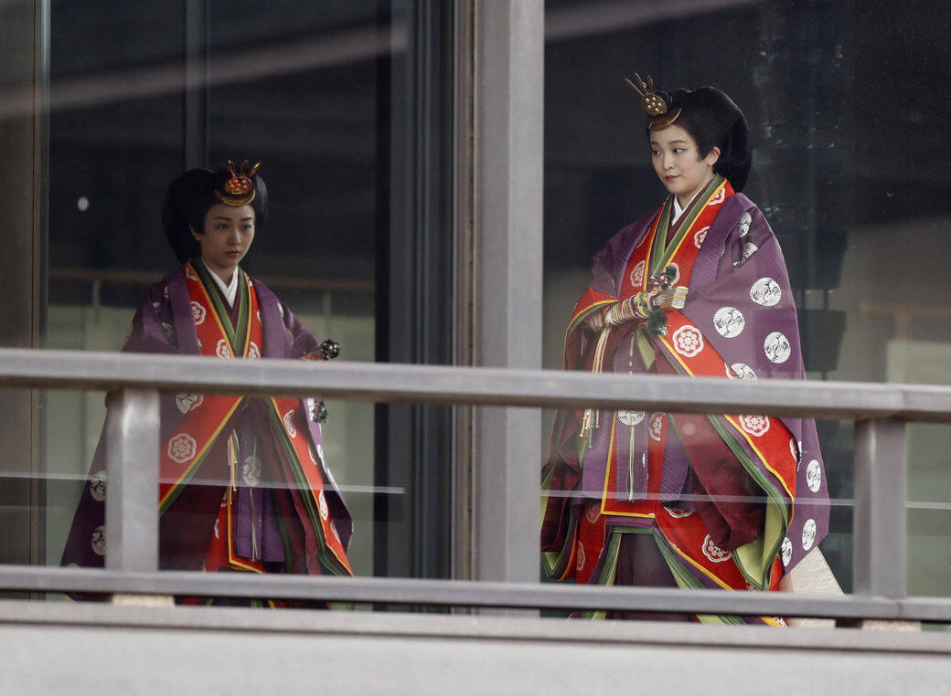 在日本傳統服飾中,十二單服飾是最隆重的。真子公主曾在雅子皇后的冊 在日本傳統服飾中,十二單服飾是最隆重的。真子公主曾在雅子皇后的冊