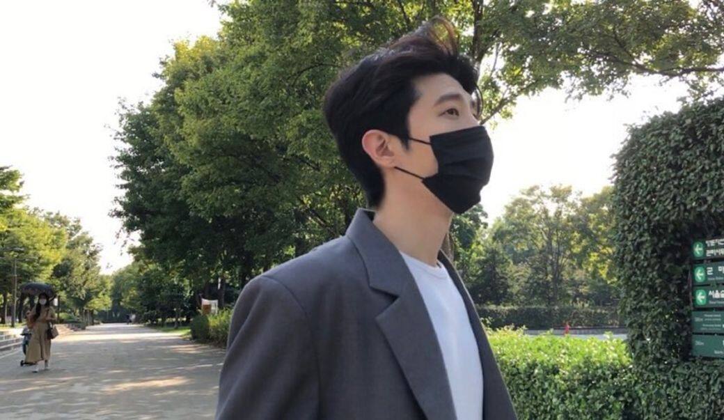 26歲的眼鏡品牌CEO李相宇,冷酷的外表給人難以接近的感覺,劇中的他也 26歲的眼鏡品牌CEO李相宇,冷酷的外表給人難以接近的感覺,劇中的他也
