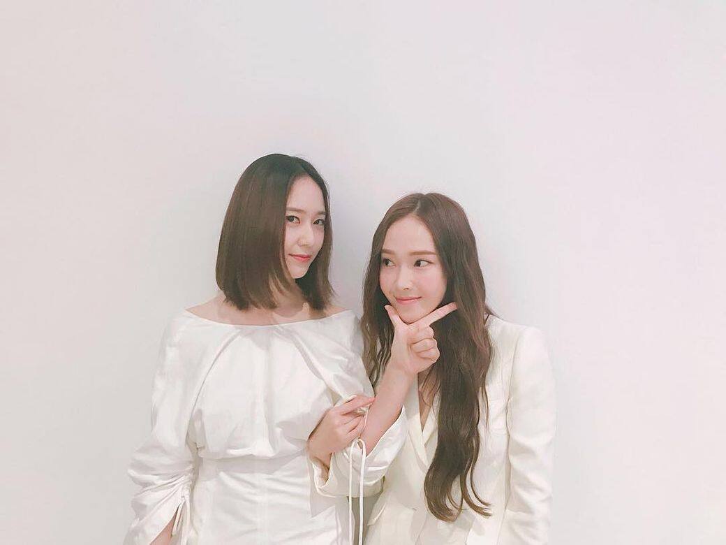 有Krystal亮相的活動,粉絲們都回聚睛在她的造型和時尚單品上,如果她和姊 有Krystal亮相的活動,粉絲們都回聚睛在她的造型和時尚單品上,如果她和姊