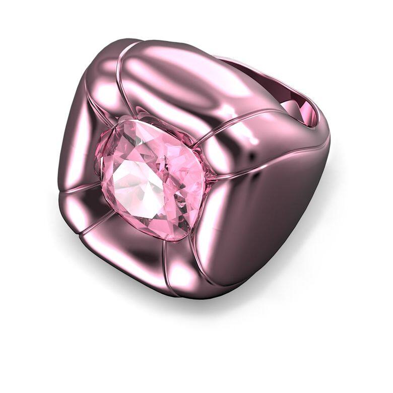 Dulcis Cocktail戒指是系列中最富趣味的款式，可愛的戒指外型，中間鑲上一顆切割