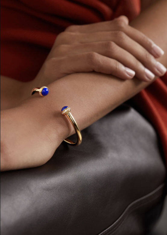 Piaget Possession 18K金鑽石青金石手鐲 $52,000, available at Net-a-Porter Piaget Possession 18K金鑽石青金石手鐲 $52,000, available at Net-a-Porter
