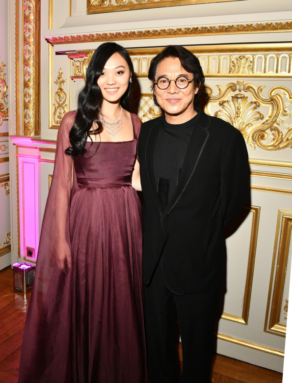 李連杰的影響力也讓女兒成為全場的焦點,父女感情十分要好 李連杰的影響力也讓女兒成為全場的焦點,父女感情十分要好