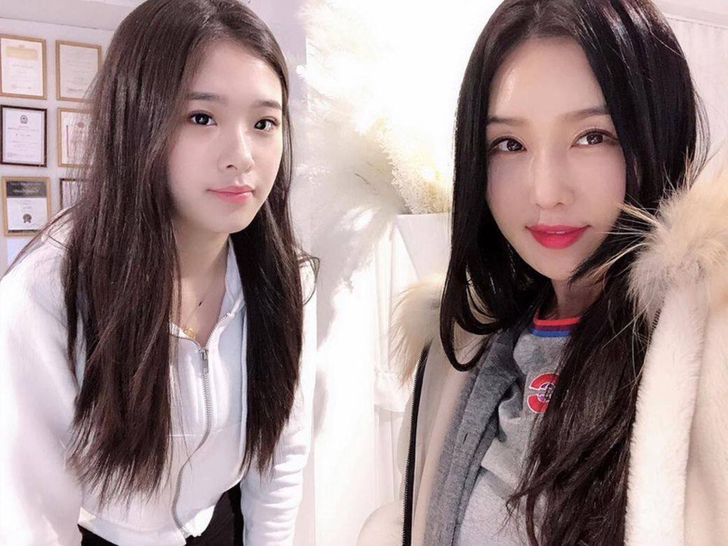 當然,媽媽始終就是中年女士,骨子裏多了一份少女未有的媚態。當李秀珍 當然,媽媽始終就是中年女士,骨子裏多了一份少女未有的媚態。當李秀珍