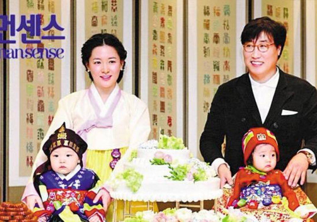 2009年，李英愛與美藉韓裔富商鄭豪泳結婚，於兩年後李英愛誕下龍鳳胎，自