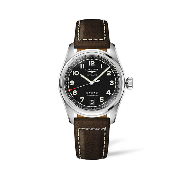 另一較穩重成熟的款式，選用啞光黑色錶盤和棕色皮革錶帶，適合配搭大