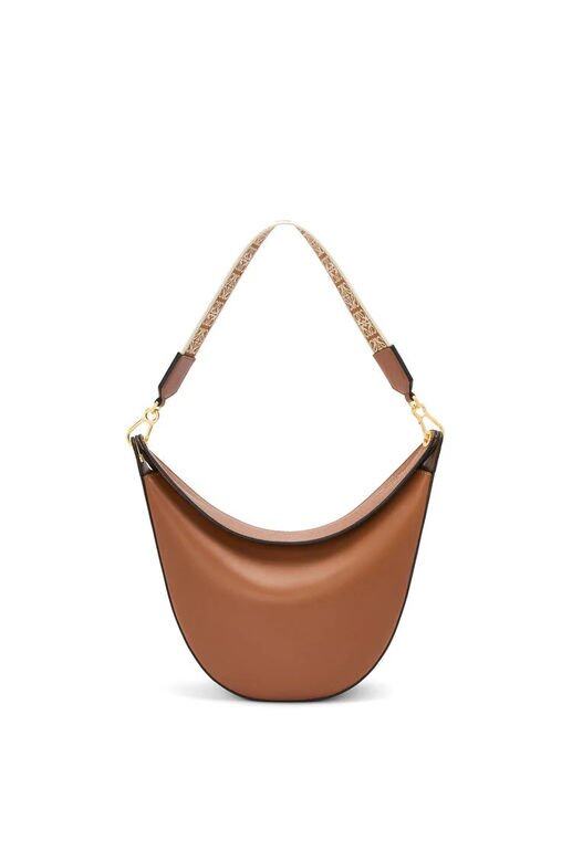 半月包推介:Loewe 小牛皮Luna袋 半月包推介:Loewe 小牛皮Luna袋